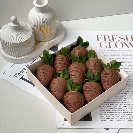 Клубника в шоколаде 9 шт подарок