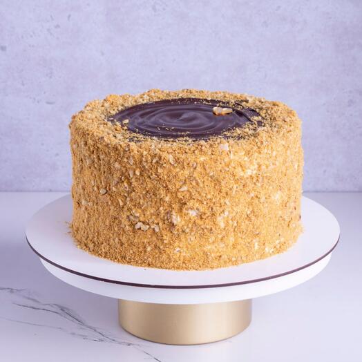 Медовик с черносливом и грецкими орехами