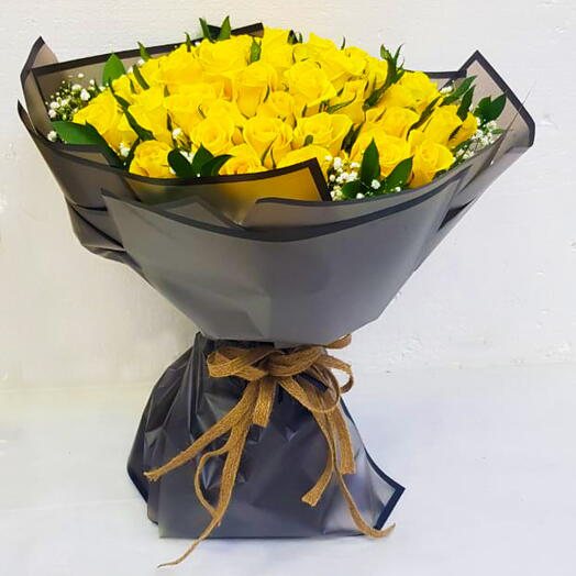 Sunshine Elegance: 30 Yellow Roses Bouquet