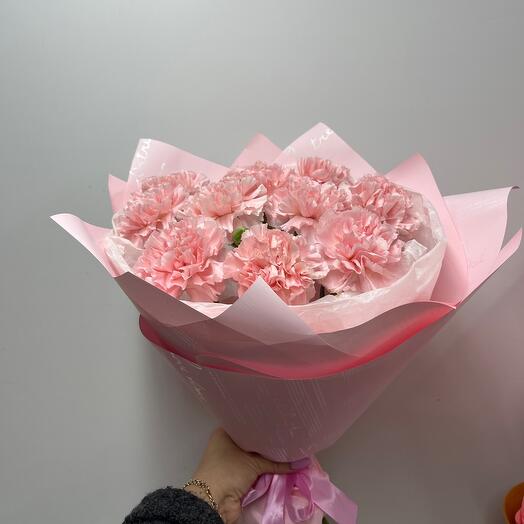 Bouquet of dianthuses (available in pink)