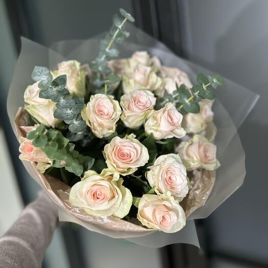 Розы, 15 розовых роз  с эвкалиптом n49 14 февраля