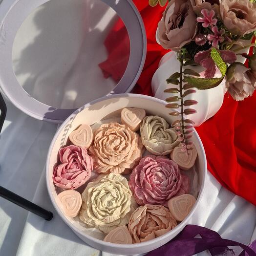 Коробочка зефирных цветов