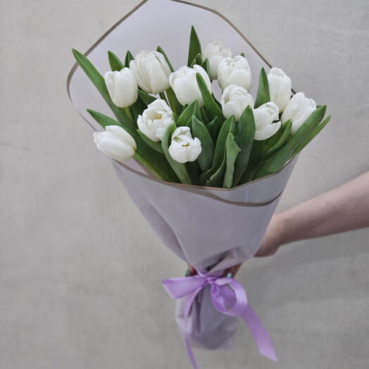 12 white tulips