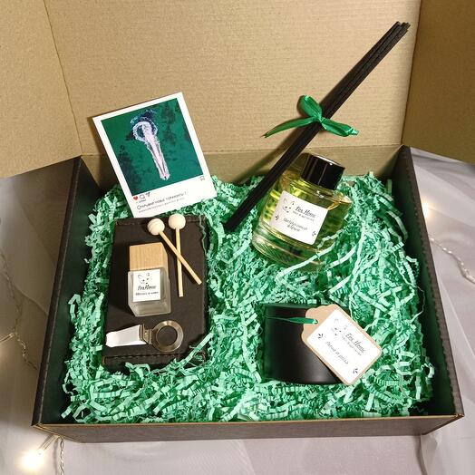 Подарочный набор "Вкусный":ароматическая свеча, диффузор для дома и диффузор для автомобиля