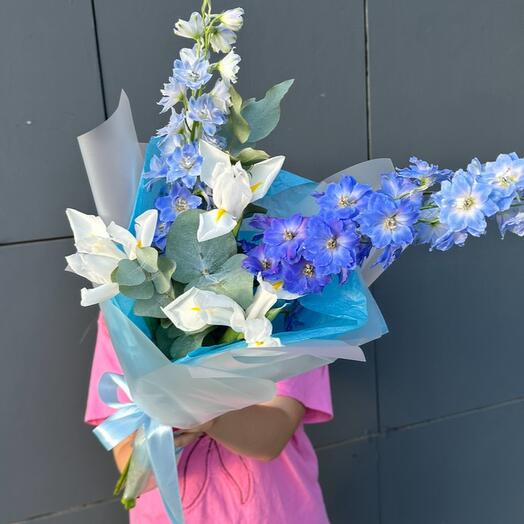 Букет дельфиниумы ирисы «Порхание бабочек»🦋