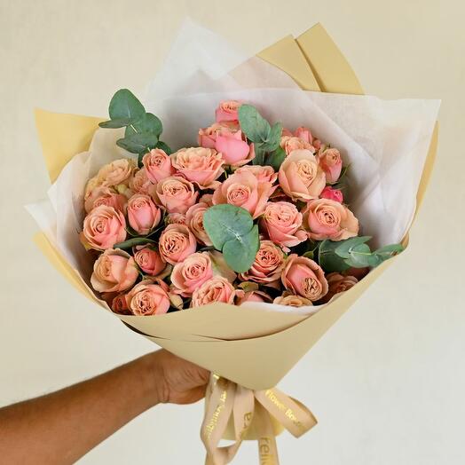 9 Lumetic Azore Roses Bouquet