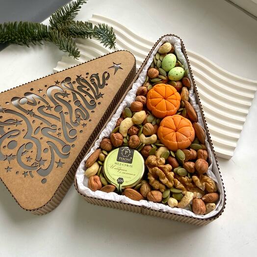 Ореховый набор с Новым годом