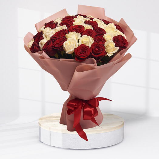 Valentine s Flower Passion ( 51 Roses )