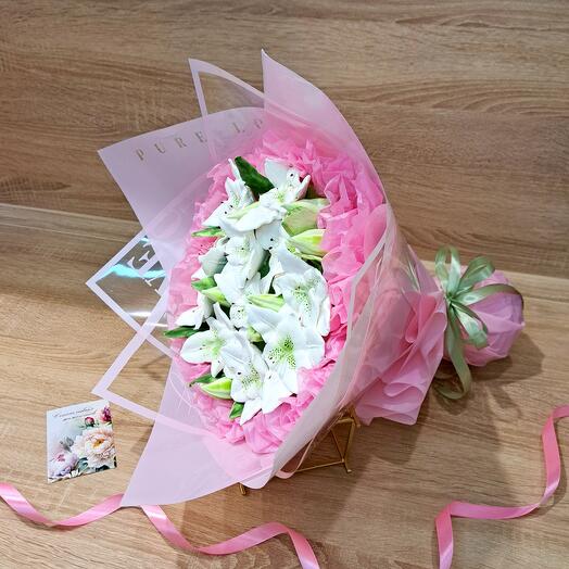 Букет из зефирных лилий