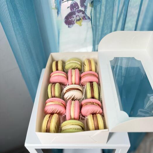 Коробочка ассорти макарон 15 штук