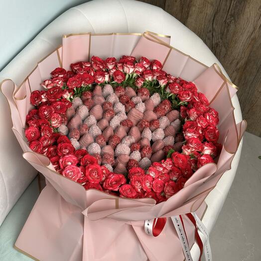 Bouquet (size L, pink strawberries + red flowers)