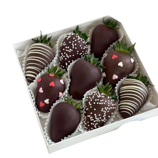 Strawberries in chocolate &quot;Dark night&quot; 9 pcs