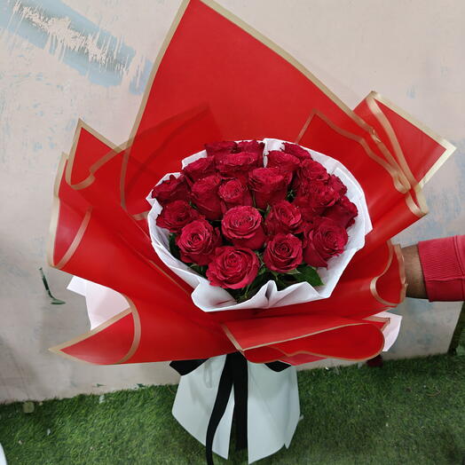 Red flowers bouquet valentine special