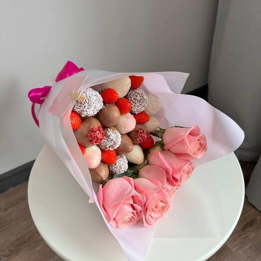 Chocolate-covered strawberry bouquet with roses