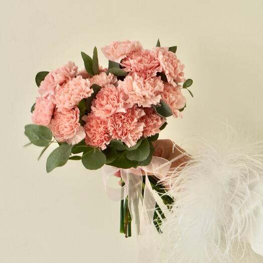 Букет невесты из розовой гвоздики