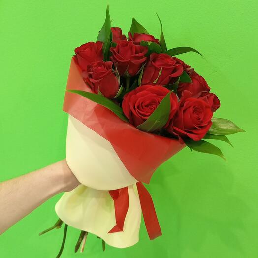 Bouquet of red roses