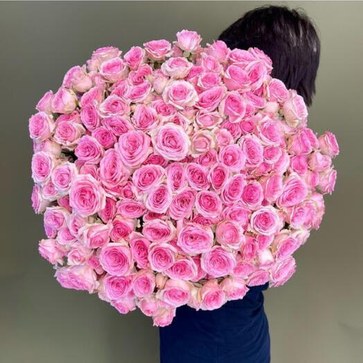 51 Dinara Spray Rose bouquet