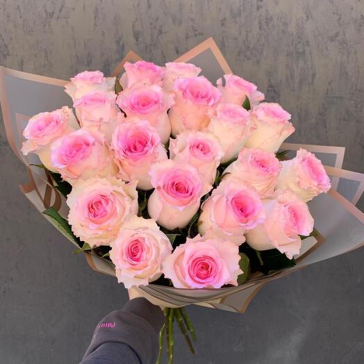 Букет из 21 роз сорта Мандала