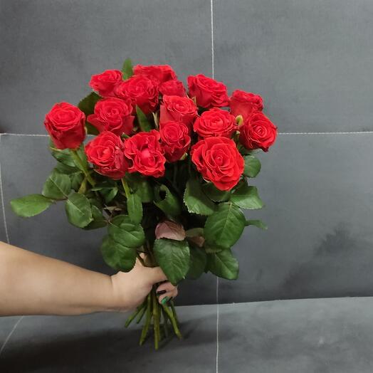 Букет из 15 ажурных роз Эльторро