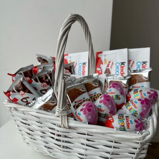 Корзина сладостей Kinder