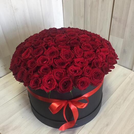 Коробка из 101 красной розы