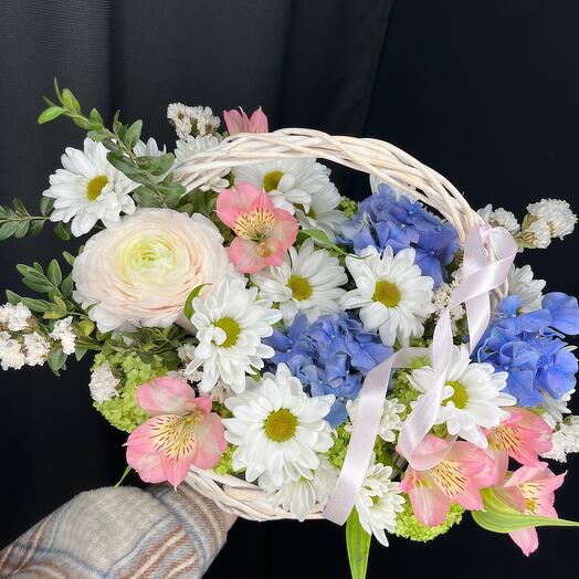 Цветы в корзине🌸