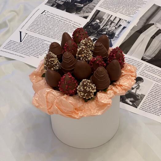 Клубника в шоколаде Sweet ( 16-18 ягод)