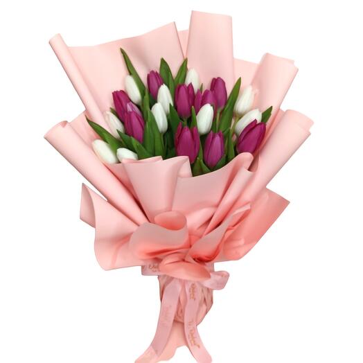 Dark Pink   White Tulip Bouquet