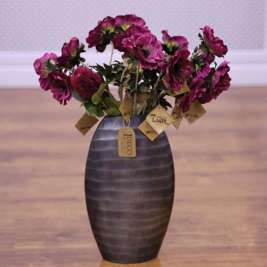 Композиция с анемонами и банксиями