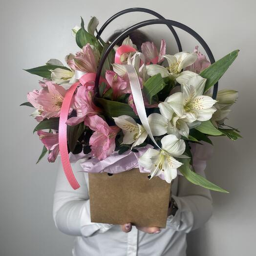 Flowers in an Alstroemeria Mix handbag