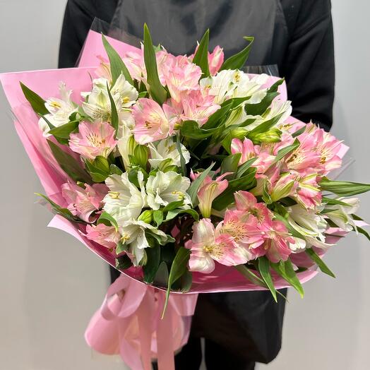 Bouquet of 11 delicate alstroemeria "Charm"