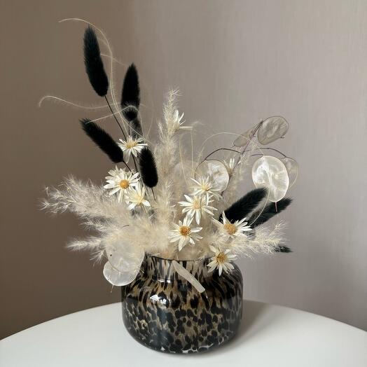 Композиция из воздушных сухоцветов