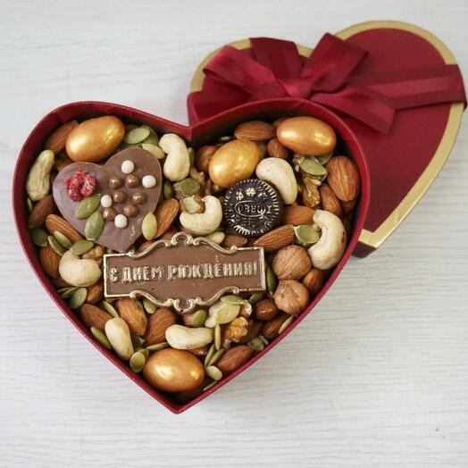Сердце ореховое "С днём рождения!"