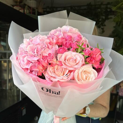 Hydrangea and roses bouquet