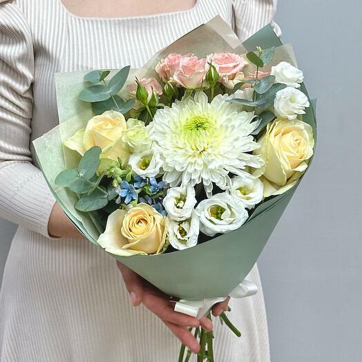 White Chrysanthemum, Roses and Lisianthus Bouquet-2000