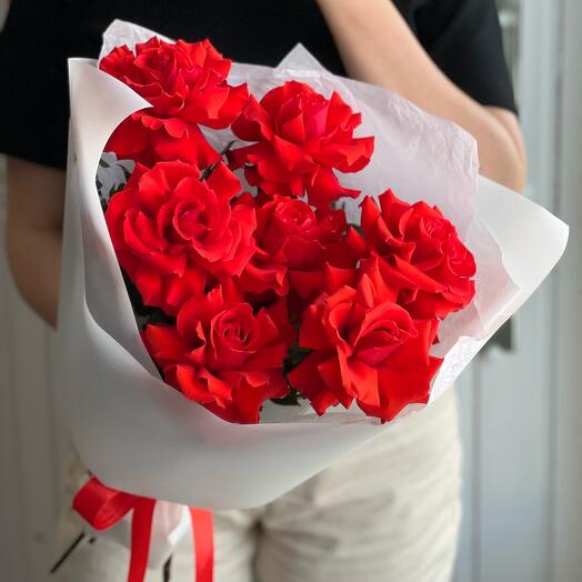7 французских алых роз