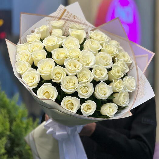 41 White roses