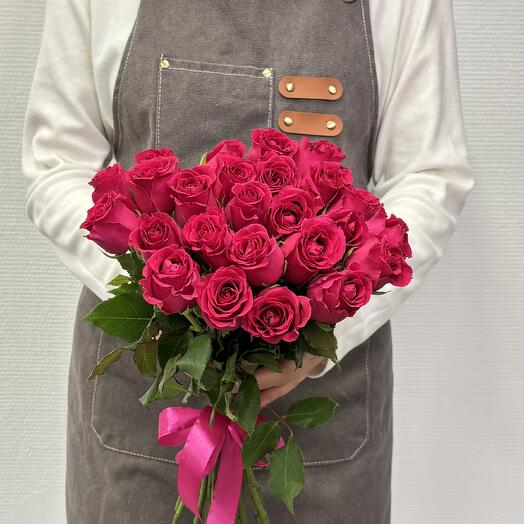 Bouquet of 21 crimson Kenyan roses with ribbon