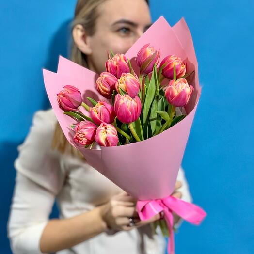 Peony-shaped tulips. Monobucket 592. Leora Flowers flower fashion house
