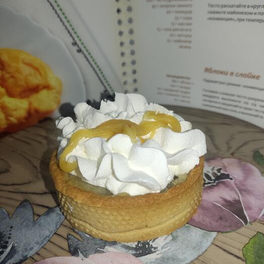 Tartlet pear-caramel with cream cheese gluten-free, sugar-free