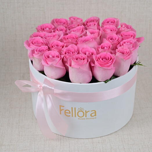 31 Pink Roses In A white Box