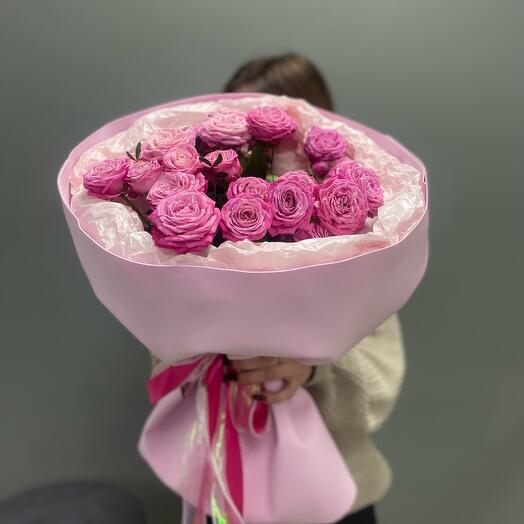 Моно букет из кустовой Розы "Мадам бомбастик"