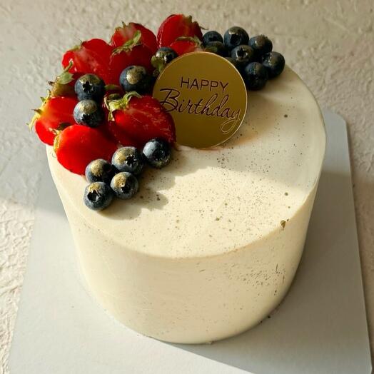 Торт с клубникой и голубикой 1,2 кг на день рождения