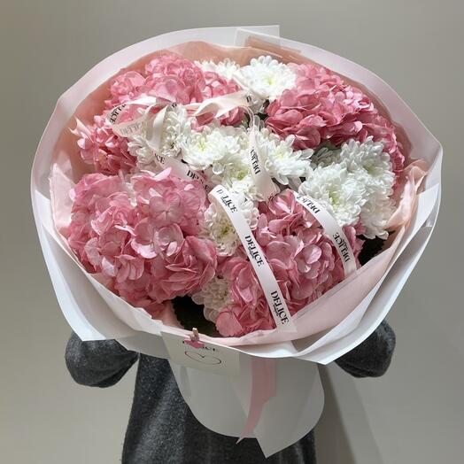 Евробукет из розовых гортензии