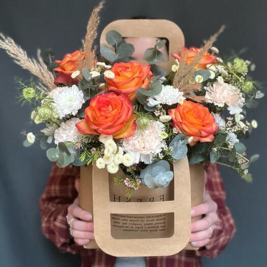 Flores en Caja con rosas y Dianthus