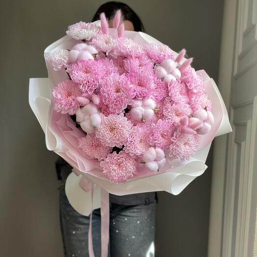 Хит  (букет кустовая розовая хризантема,хлопок,лагурус)