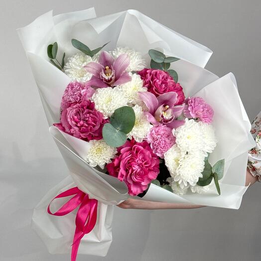 Нежный букет с пионовидной розой, хризантемой и орхидеей🌸