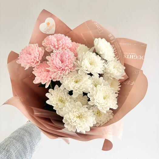 Ramo "mezcla de Bayas" de 3 ramas de crisantemos en decoración floral