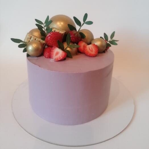 Торт с шарами и клубникой 🍰