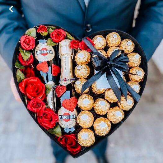 Роскошный Подарочный Набор "Martini   Ferrero Rocher" в Сердце